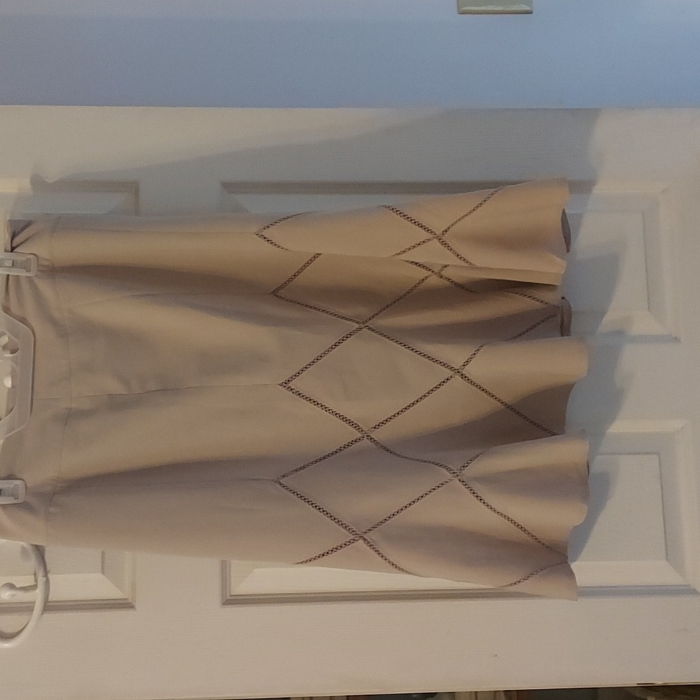 City Silk knee-length skirt, size 6